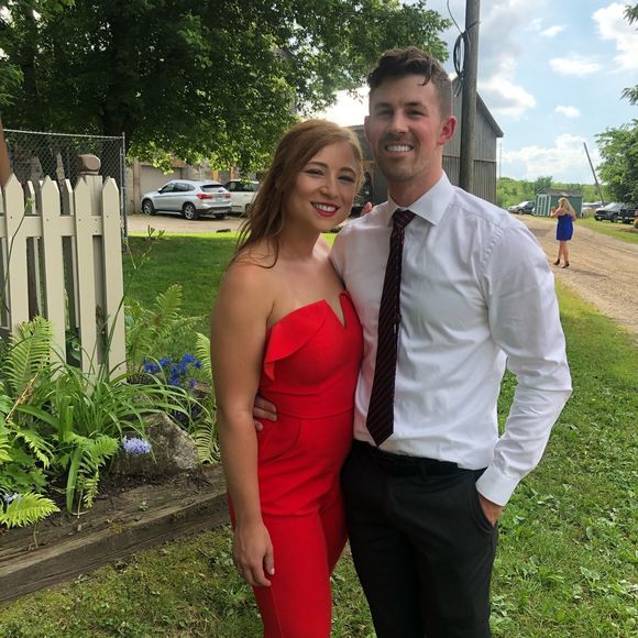 Meet your Posher, Madison - Picture 1 of 1